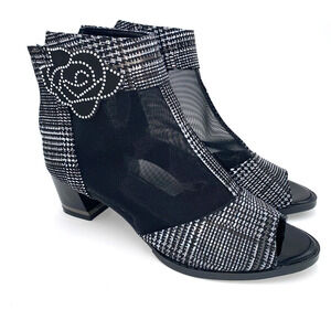 Booties Womens Size 225/ US. 6 Black Mesh Zip Ankle Open Toe Floral